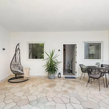 Apartment New Beautiful Studio, Private Terrace-hvar Town Hvar Town